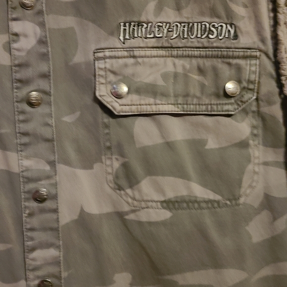 Men Camouflage Tank Large - Picture 7 of 8